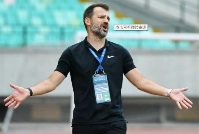 王权交替！三镇依旧“羞答答” 海港：争冠很难需反思